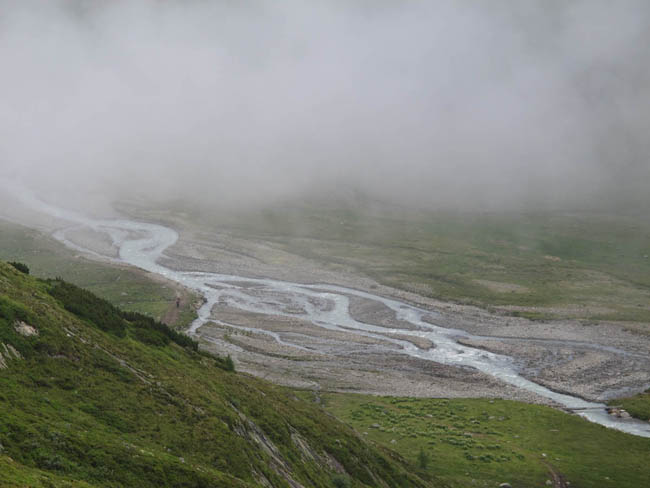 Südlich der Amberger Hütte: Flußmäander im Nebel