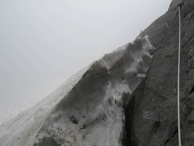 Seilversicherug am Gletscher unterhalb der Seilversicherung