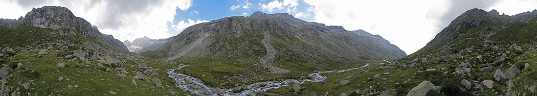 Panorama des Torrente Poja 
