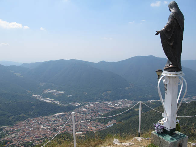Marientstatue Madonna di Facqua mit Blick auf Lumezzane
